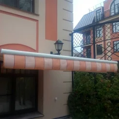 Выдвижная маркиза для таунхауса